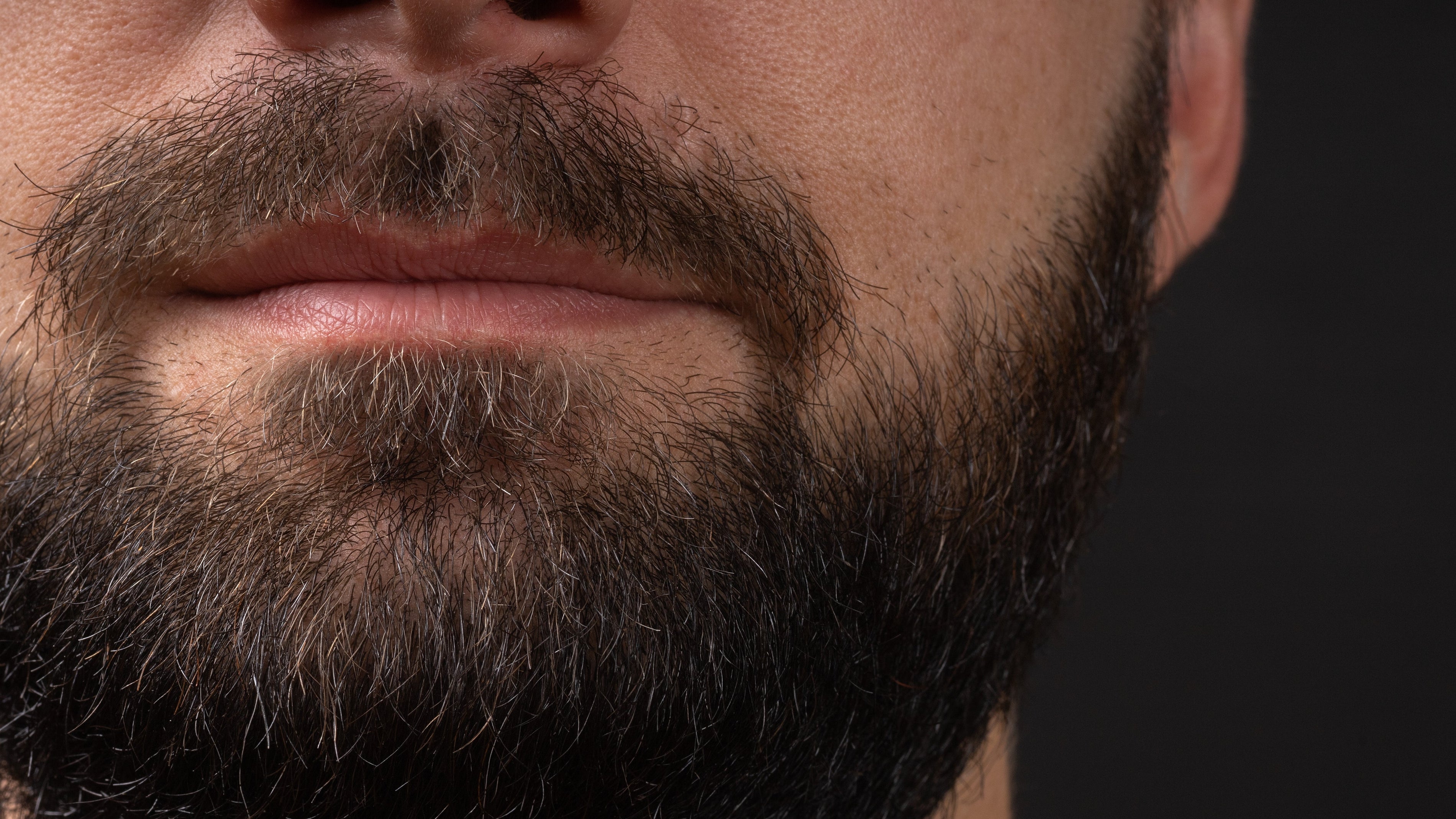 Barba Uomo: Guida Completa alla Cura e allo Stile secondo Scapicchio