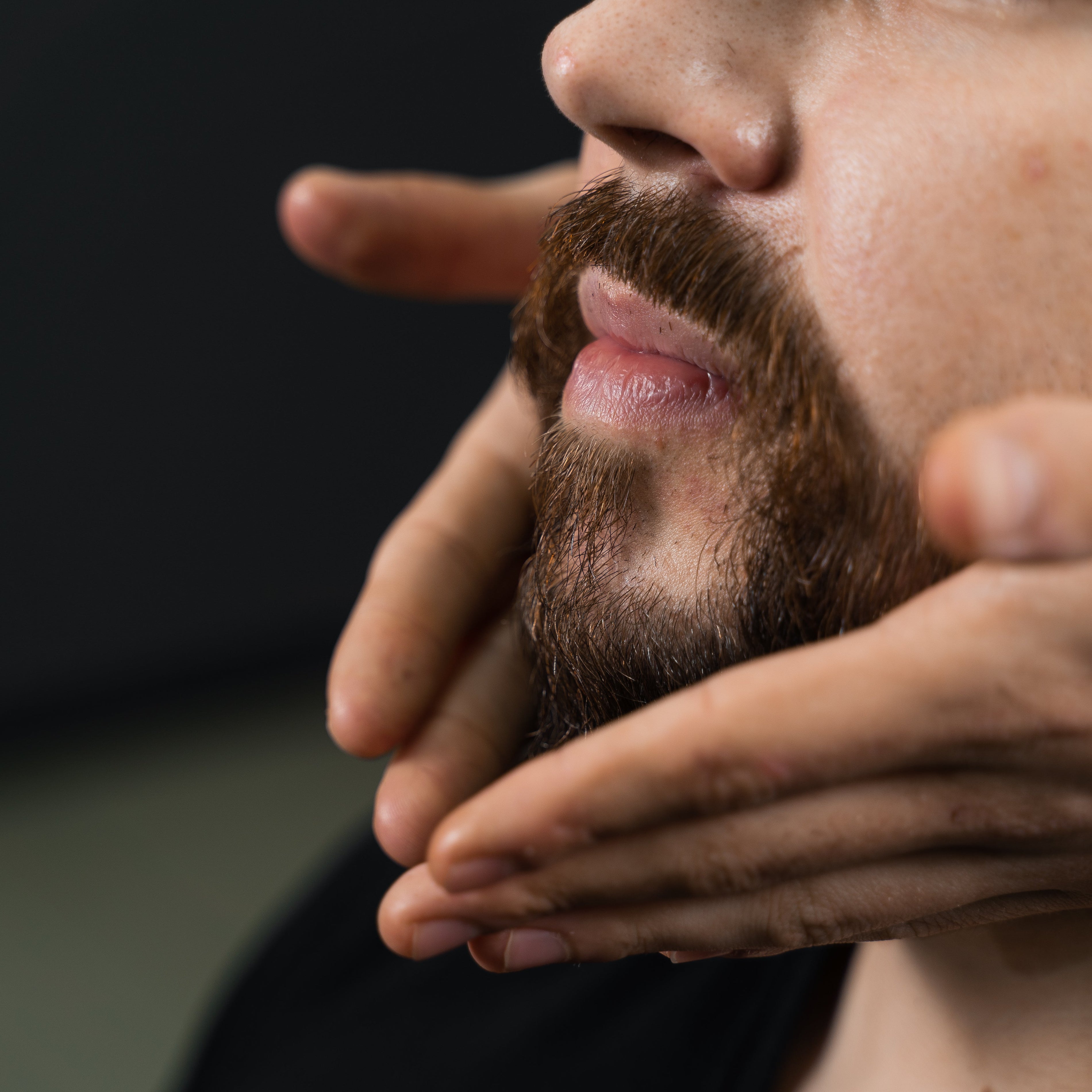 Modellare la Barba: L'Arte secondo il Metodo Scapicchio