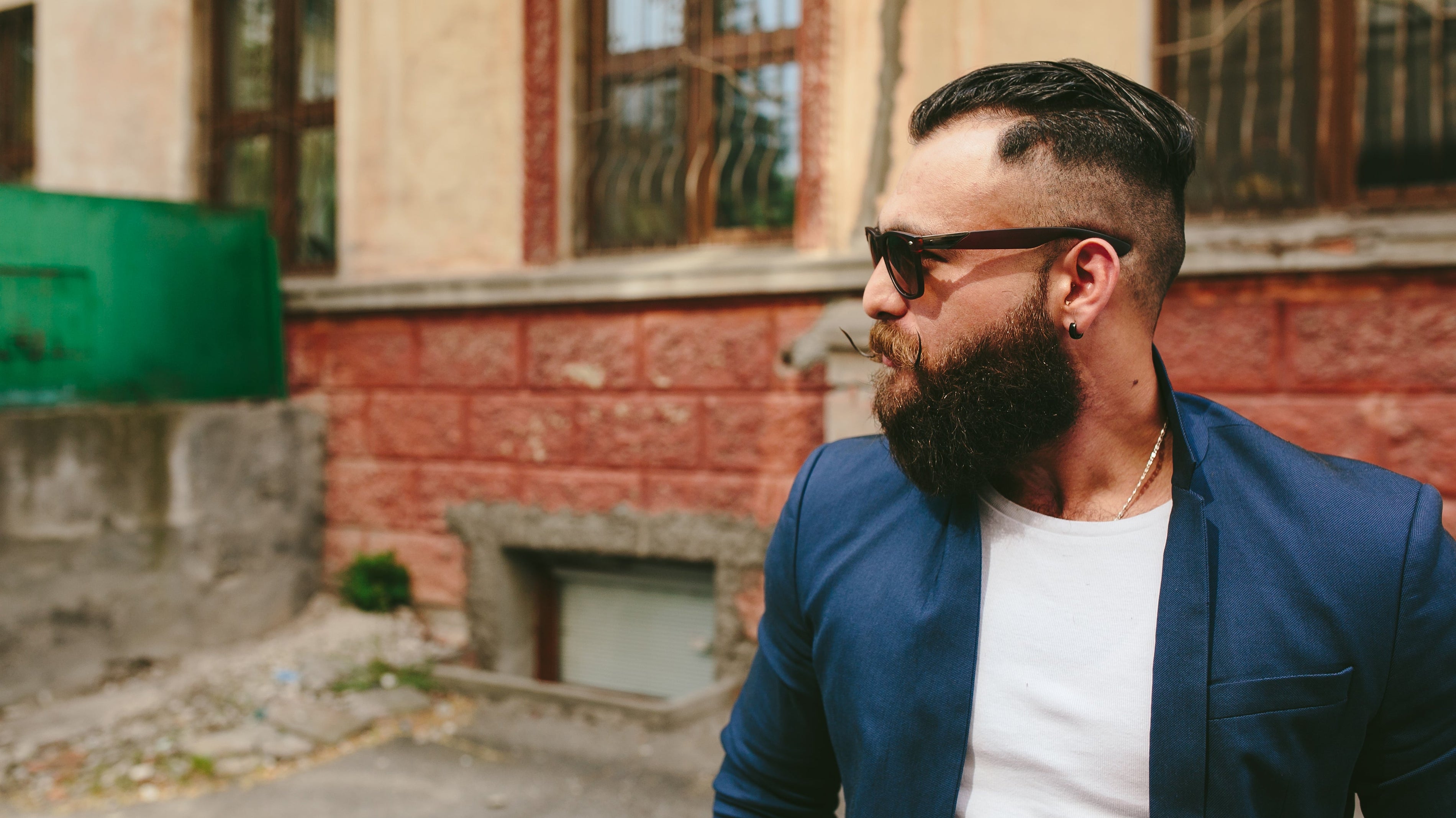 Barba di Tendenza: Perché il Metodo Scapicchio™ Va Oltre le Mode