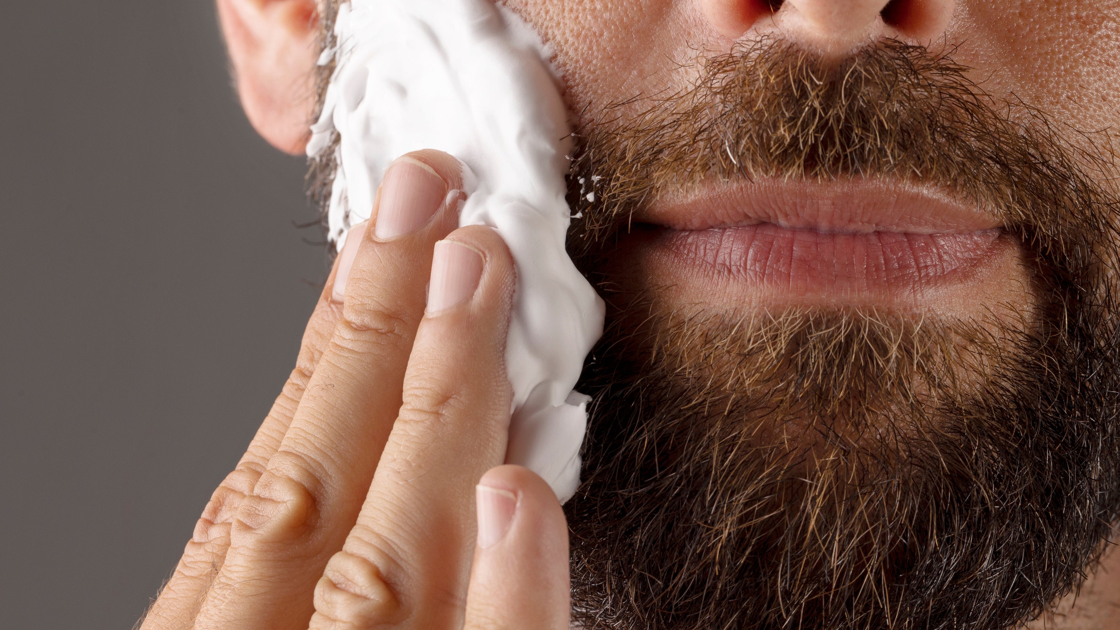 Come Curare la Barba: Guida Completa con la Tradizione Scapicchio