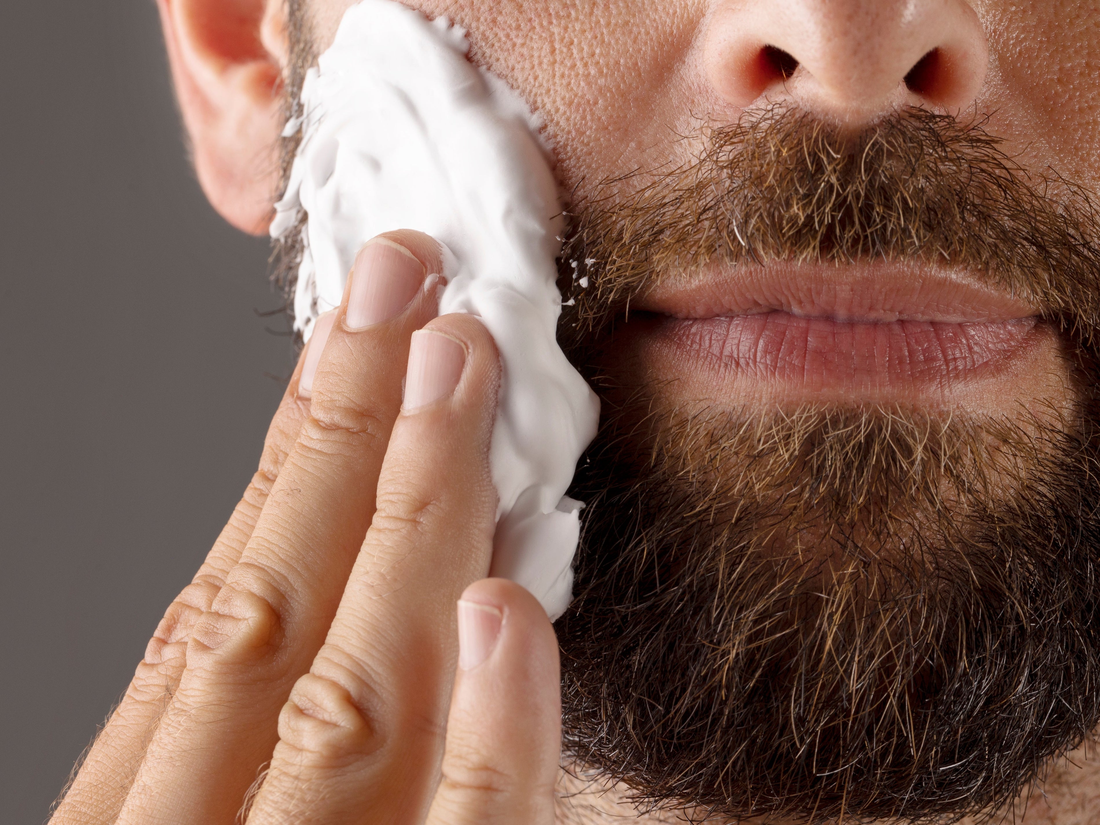 Come Curare la Barba: Guida Completa con la Tradizione Scapicchio