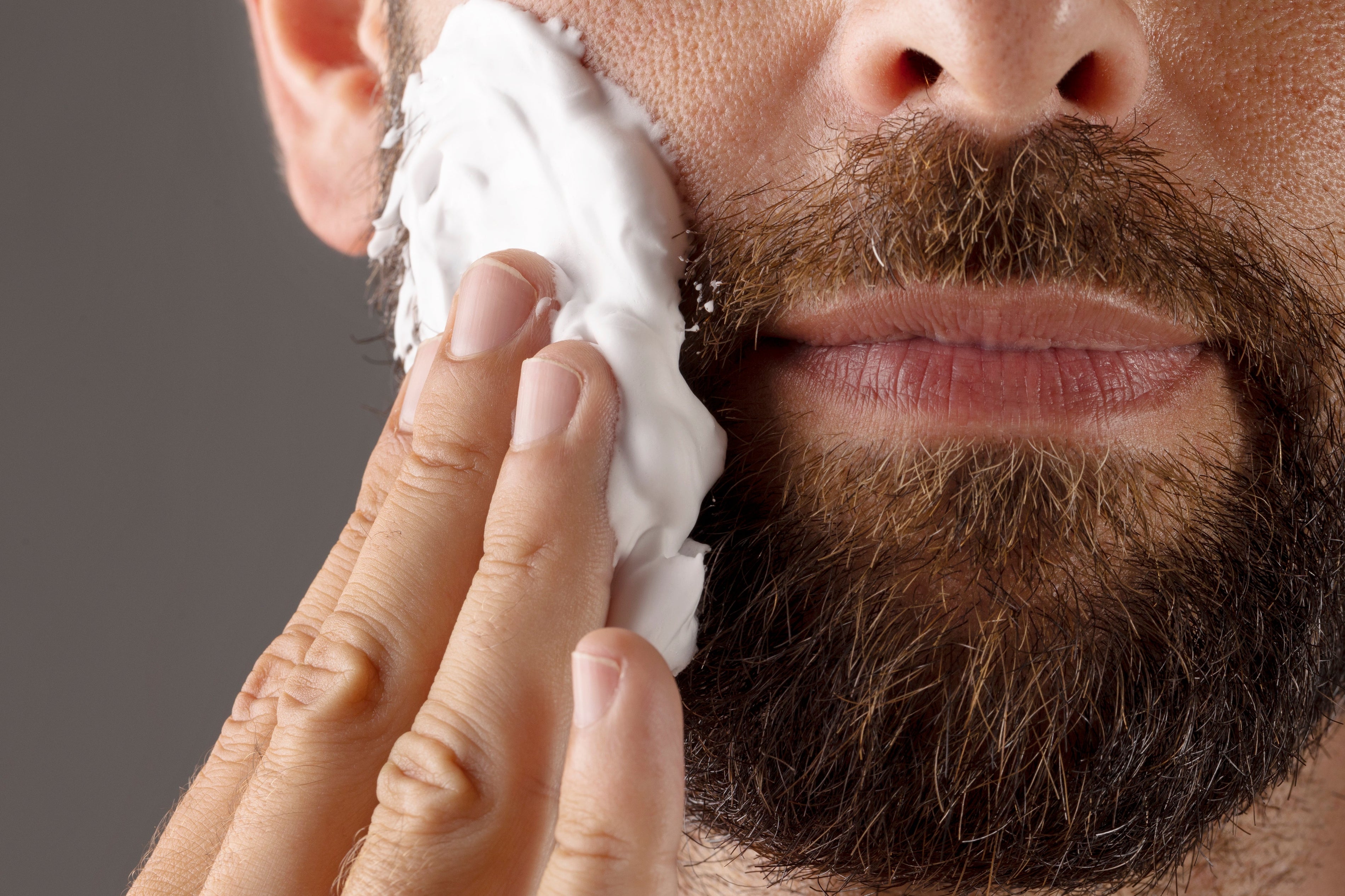 Come Curare la Barba: Guida Completa con la Tradizione Scapicchio